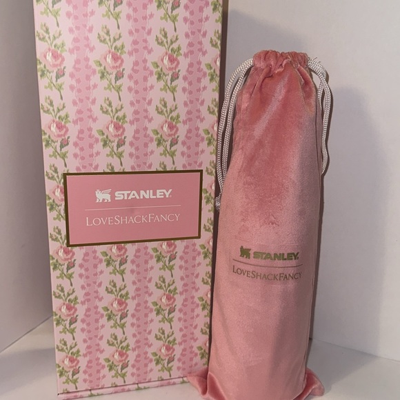 Stanley & LoveShackFancy Slim Bottle - Picture 4 of 5